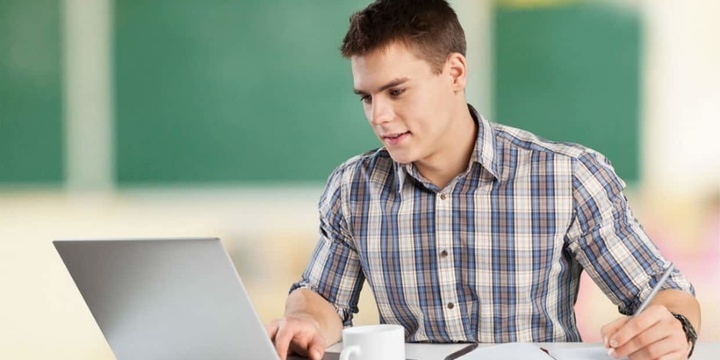 Студент Студент